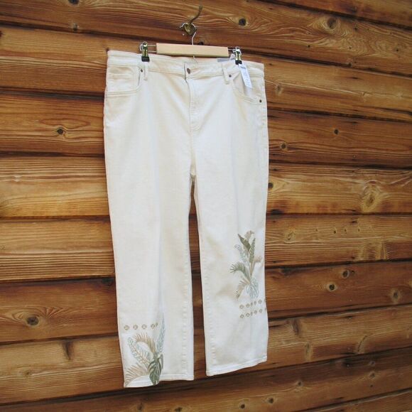 NWT Chicos Women’s Plus Size High Rise Straight Crop Jeans 20 - Picture 3 of 12